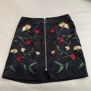 Black ribbed zip-up skirt